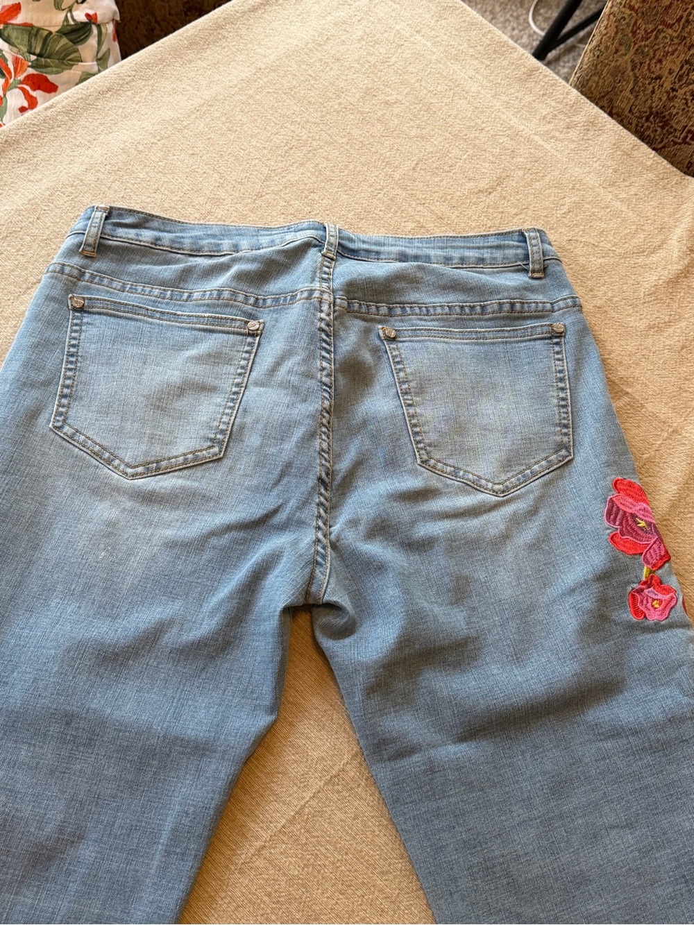 V. Cristina Light Blue Women's Ankle Jeans with Pink Floral Embroidery - size 12 - Picture 5 of 7